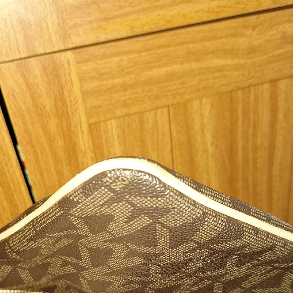 Michael Kors- Jet Set Crossbody Bag (Brown And Tan) W/ Wallet - Picture 8 of 12